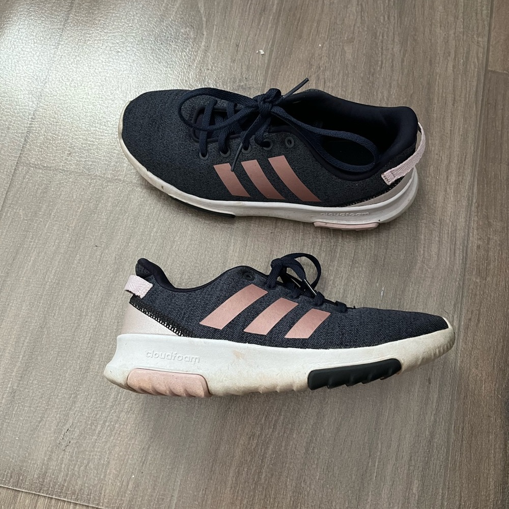 💙GIRLS ADIDAS RUNNING SHOES 💙